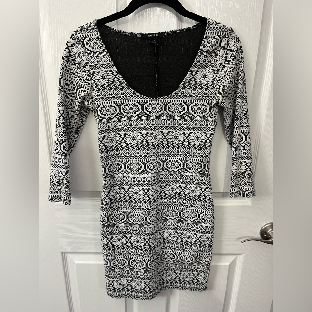 Forever 21 size small dress in a black & white print
